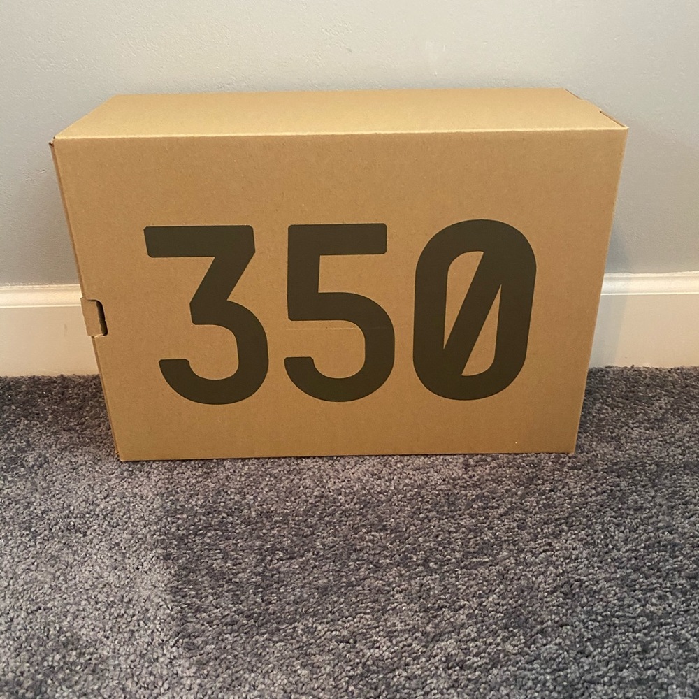 **SOLD*YEEZY BOOST 350 V2 WHITE / CORE BLACK / RED - Picture 8 of 8